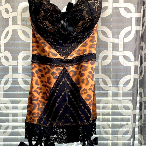 ‘Trashy’ Lingerie - Picture 1 of 5